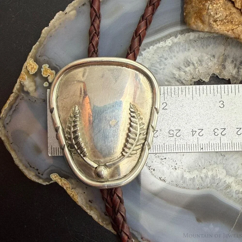 Vintage Native American Silver Round 2 Leaf Branches Decorated Bolo Tie For Men